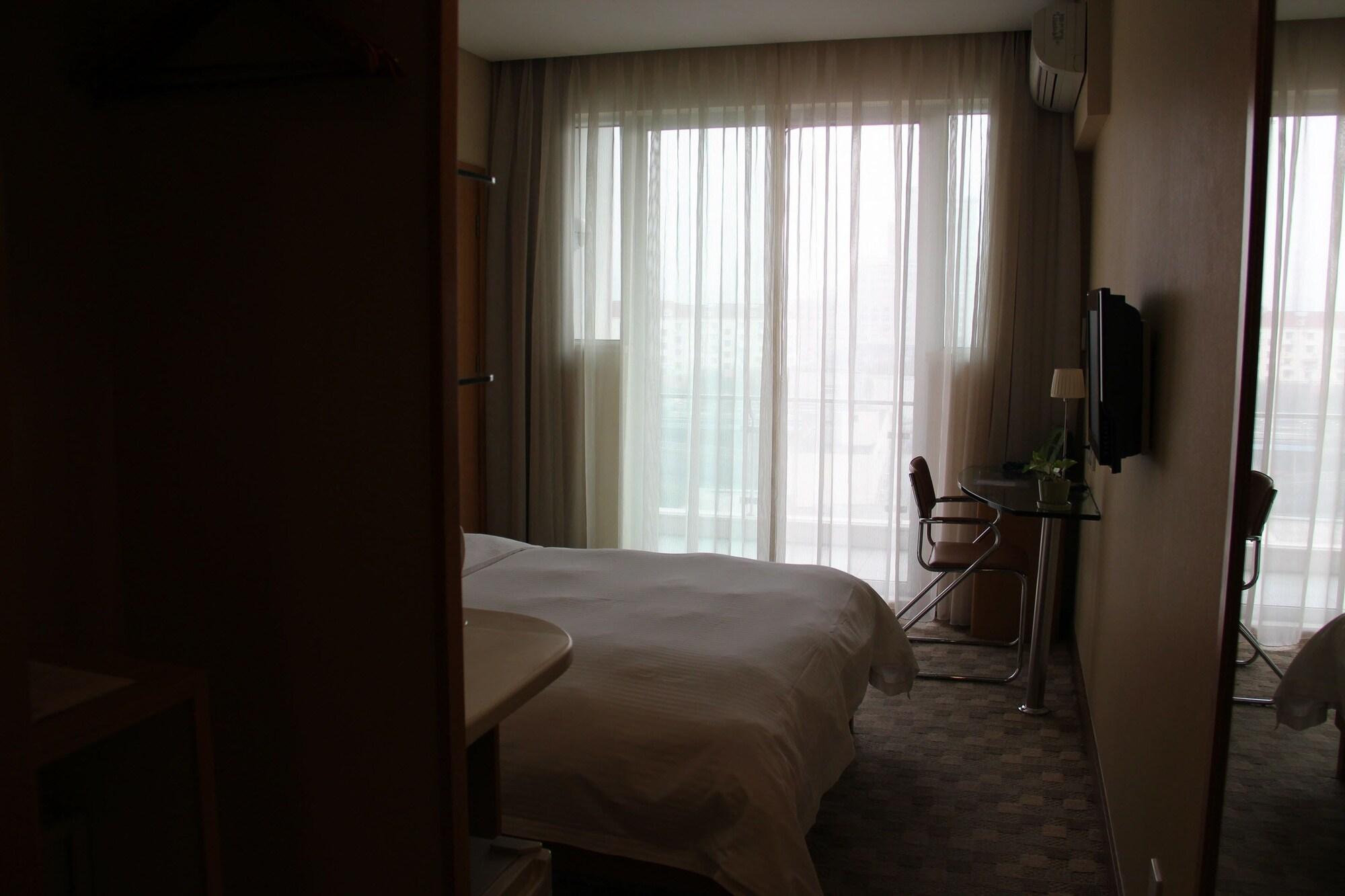 L'Otel Shanghai Bagian luar foto
