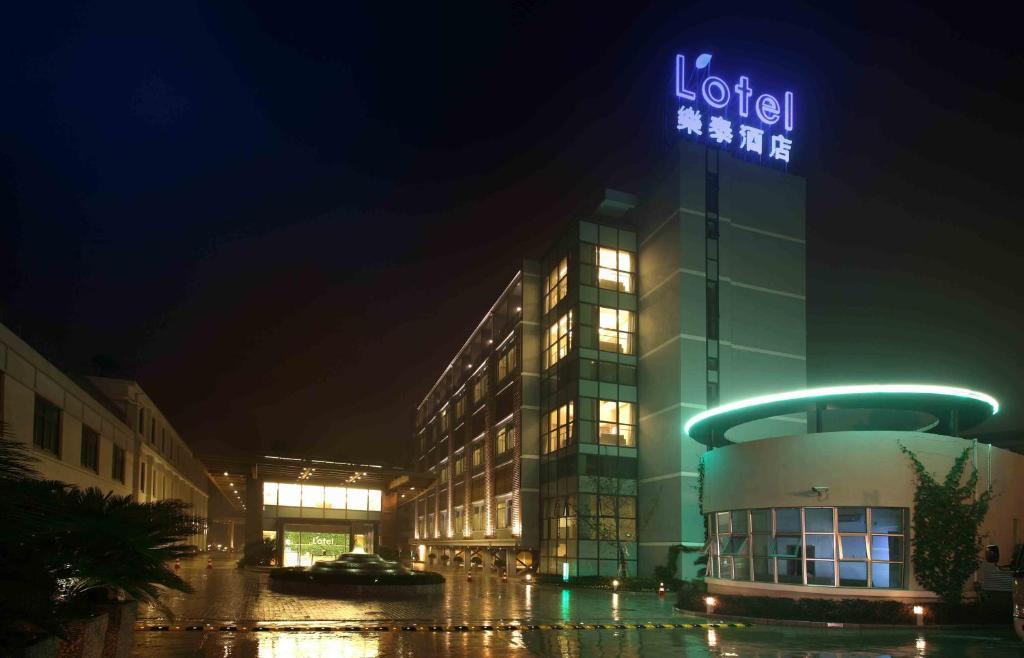 L'Otel Shanghai Bagian luar foto